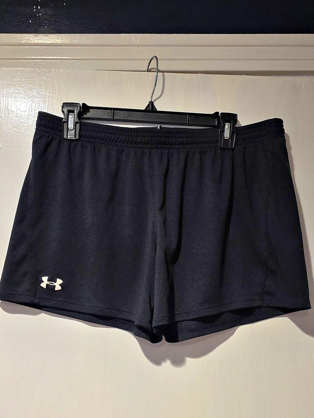 Under Armour HeatGear athletic shorts Black Athletic Shorts Like New